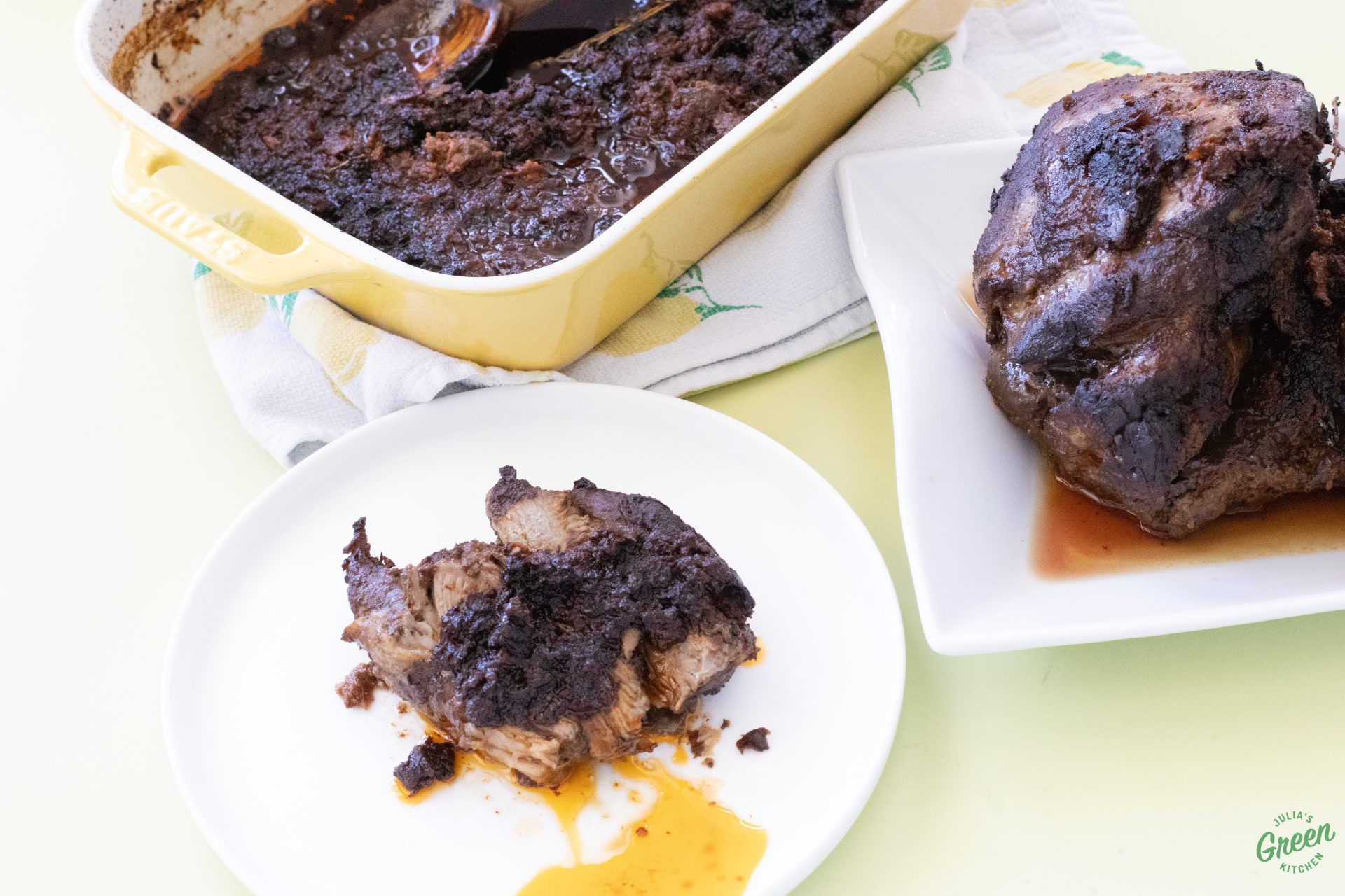 One-Pan Sundried Tomato Garlic Lamb: Easy Mediterranean Meal